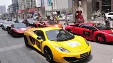 高铁载500球迷共赴观赛之旅